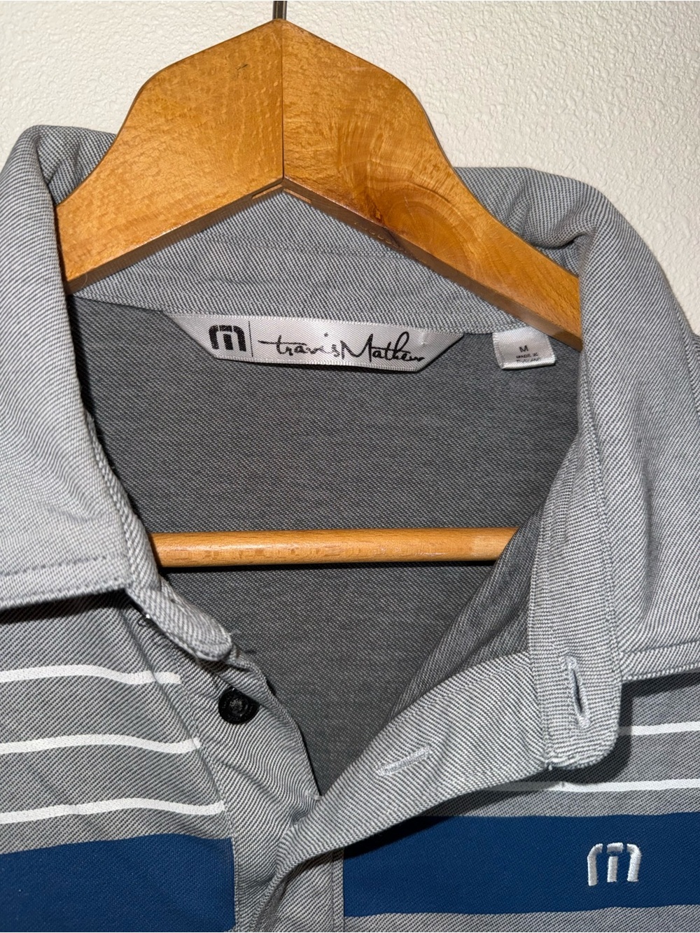 TRAVIS MATHEW Striped Polo in Gray with Blue and White Stripes Size Medium - Picture 3 of 5
